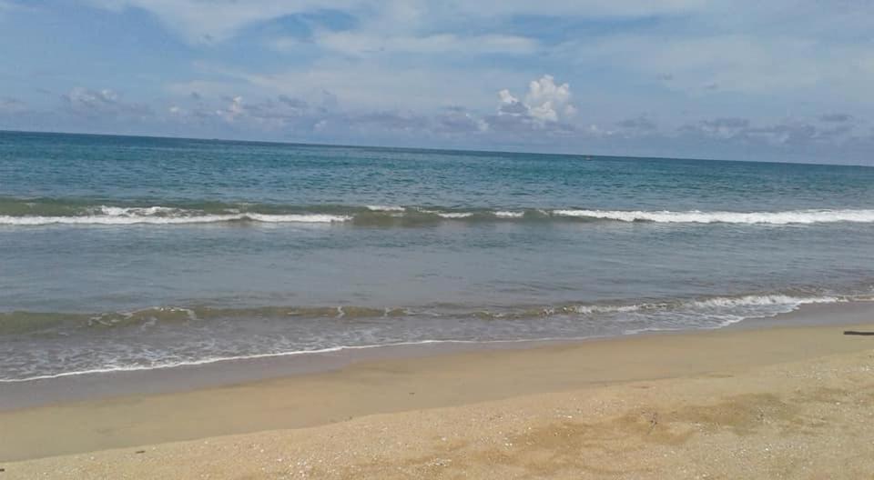 Sea Lagoon Beach Hotel Trincomalee Exterior photo