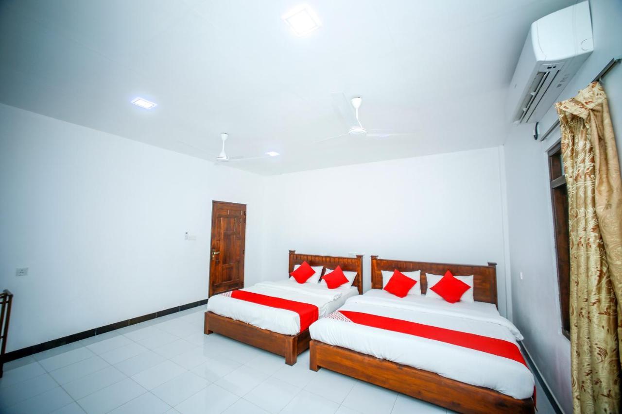 Sea Lagoon Beach Hotel Trincomalee Exterior photo