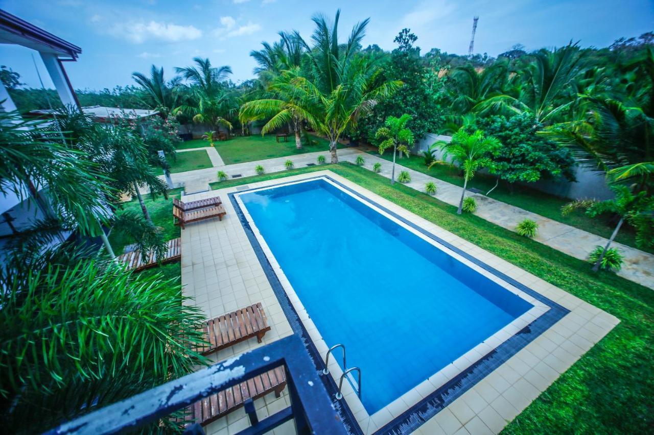Sea Lagoon Beach Hotel Trincomalee Exterior photo